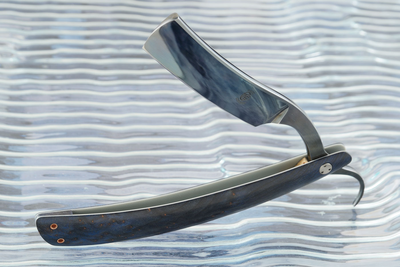 Straight Razor (6/8) - 52100 Carbon Steel and Blue Maple